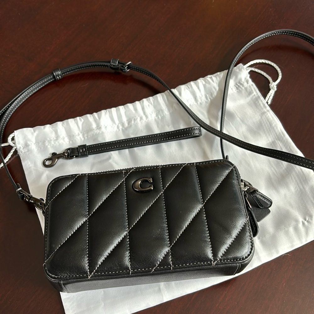 NWOT Kira crossbody with pillow quilting